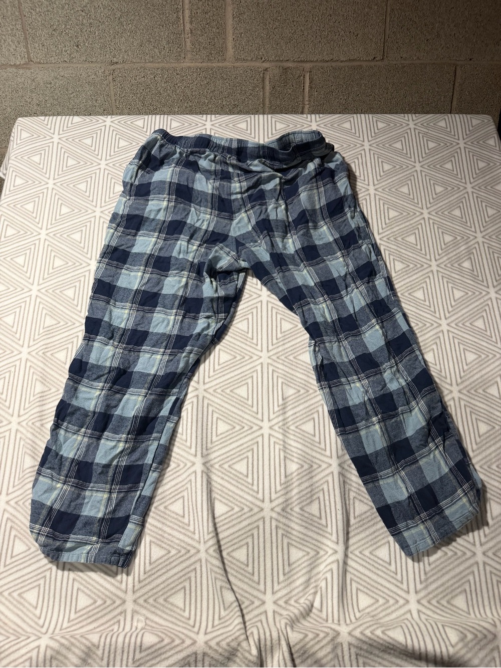 Old‎ Navy Navy and Light Blue Plaid Joggers